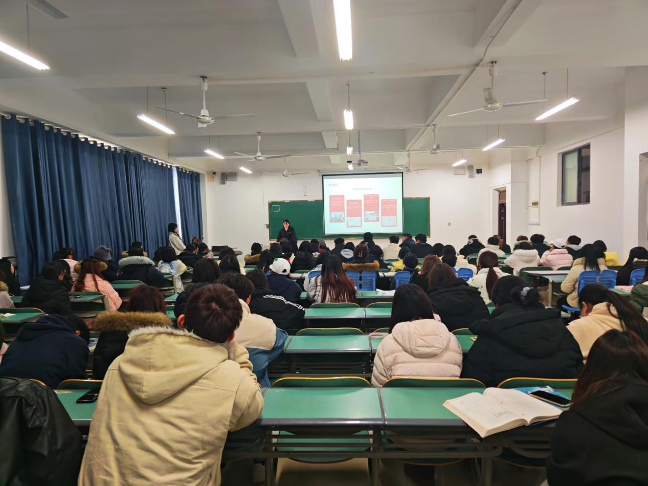 述职亮绩找差距，凝心聚力促提升---经济管理系团委召开2025年团支部述职大会